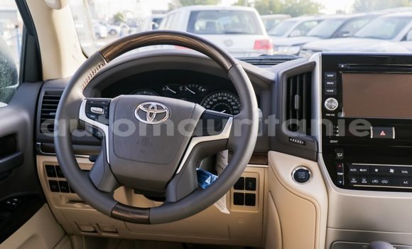 Acheter Import Voiture Toyota Land Cruiser Blanc à Import - Dubai, Adrar Acheter Import Voiture Toyota Land Cruiser Blanc à Import - Dubai, Adrar