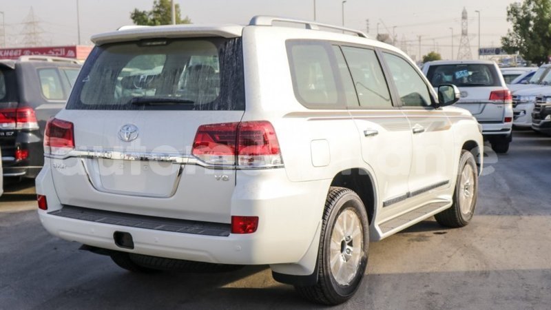 Big with watermark toyota land cruiser adrar import dubai 2351