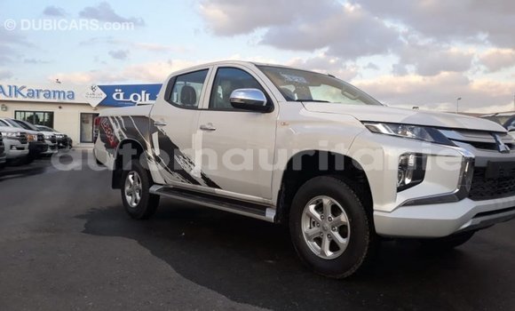 Acheter Import Voiture Mitsubishi L200 Blanc à Import - Dubai, Adrar Acheter Import Voiture Mitsubishi L200 Blanc à Import - Dubai, Adrar