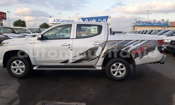 Acheter Import Voiture Mitsubishi L200 Blanc à Import - Dubai, Adrar Acheter Import Voiture Mitsubishi L200 Blanc à Import - Dubai, Adrar