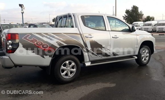 Acheter Import Voiture Mitsubishi L200 Blanc à Import - Dubai, Adrar Acheter Import Voiture Mitsubishi L200 Blanc à Import - Dubai, Adrar