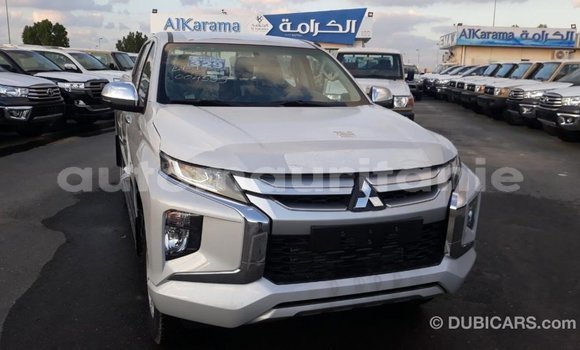 Acheter Import Voiture Mitsubishi L200 Blanc à Import - Dubai, Adrar Acheter Import Voiture Mitsubishi L200 Blanc à Import - Dubai, Adrar