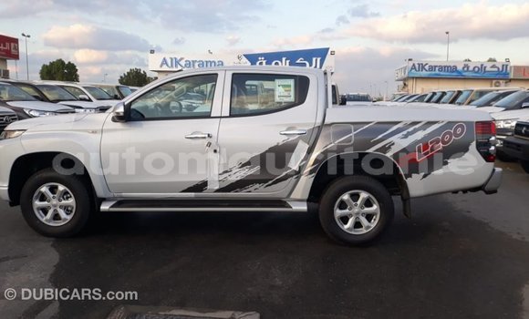 Acheter Import Voiture Mitsubishi L200 Blanc à Import - Dubai, Adrar Acheter Import Voiture Mitsubishi L200 Blanc à Import - Dubai, Adrar