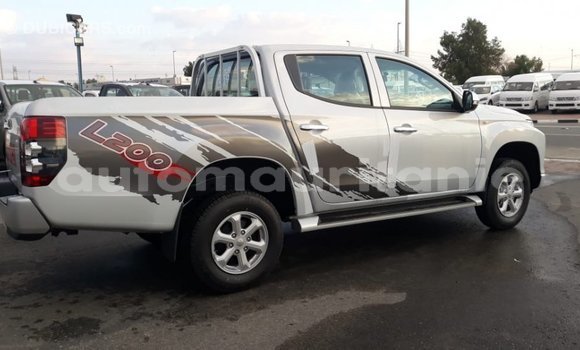 Acheter Import Voiture Mitsubishi L200 Blanc à Import - Dubai, Adrar Acheter Import Voiture Mitsubishi L200 Blanc à Import - Dubai, Adrar