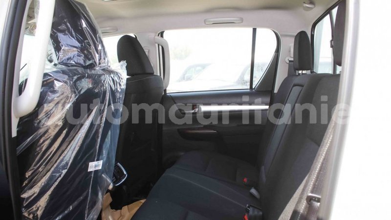 Big with watermark toyota hilux adrar import dubai 2355