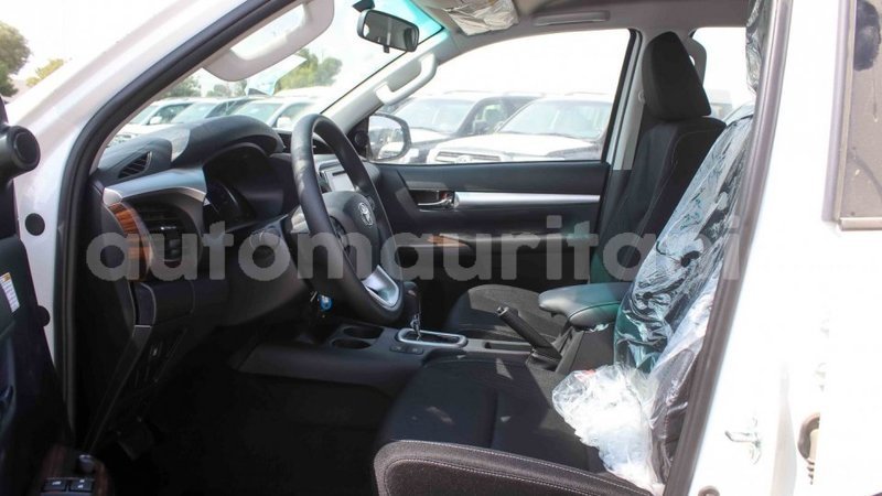 Big with watermark toyota hilux adrar import dubai 2355