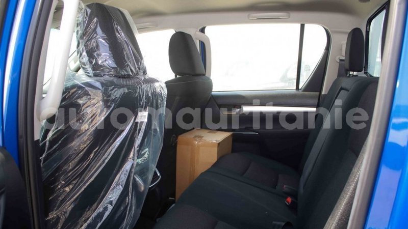 Big with watermark toyota hilux adrar import dubai 2356