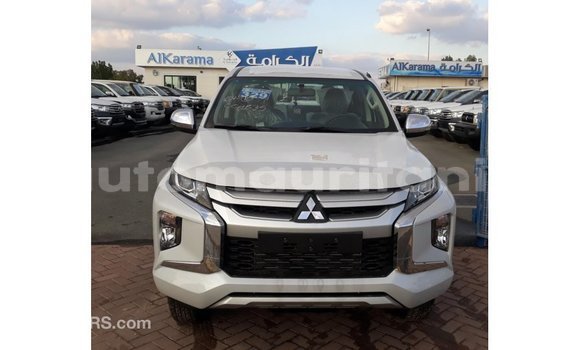 Acheter Import Voiture Mitsubishi L200 Blanc à Import - Dubai, Adrar Acheter Import Voiture Mitsubishi L200 Blanc à Import - Dubai, Adrar