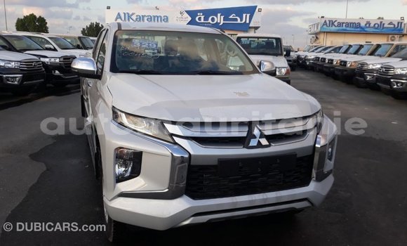 Acheter Import Voiture Mitsubishi L200 Blanc à Import - Dubai, Adrar Acheter Import Voiture Mitsubishi L200 Blanc à Import - Dubai, Adrar