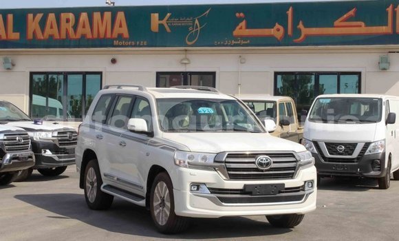 Acheter Import Voiture Toyota Land Cruiser Blanc à Import - Dubai, Adrar Acheter Import Voiture Toyota Land Cruiser Blanc à Import - Dubai, Adrar