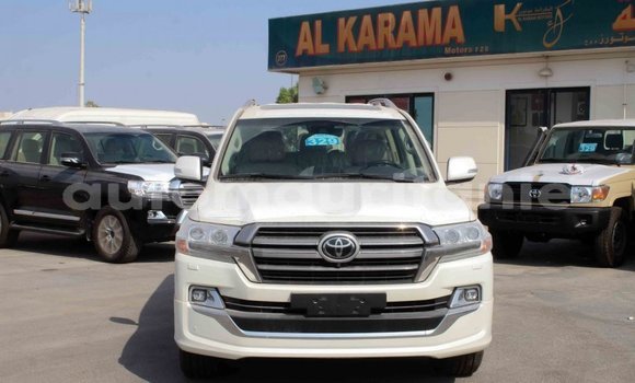Acheter Import Voiture Toyota Land Cruiser Blanc à Import - Dubai, Adrar Acheter Import Voiture Toyota Land Cruiser Blanc à Import - Dubai, Adrar