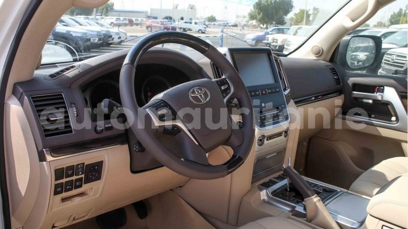 Big with watermark toyota land cruiser adrar import dubai 2361
