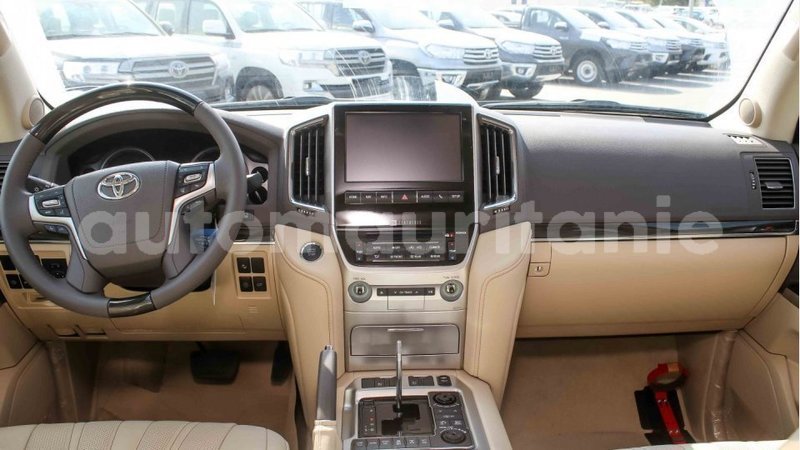 Big with watermark toyota land cruiser adrar import dubai 2361
