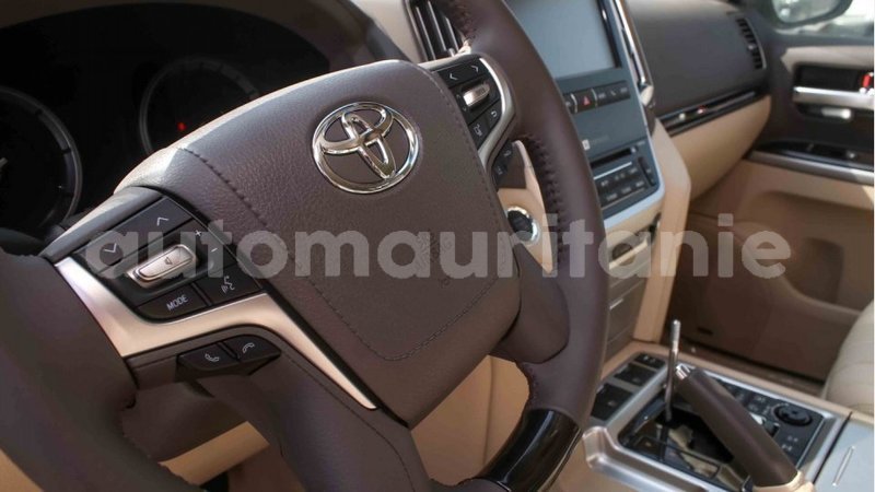 Big with watermark toyota land cruiser adrar import dubai 2361