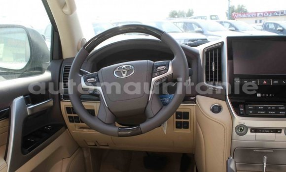 Acheter Import Voiture Toyota Land Cruiser Blanc à Import - Dubai, Adrar Acheter Import Voiture Toyota Land Cruiser Blanc à Import - Dubai, Adrar