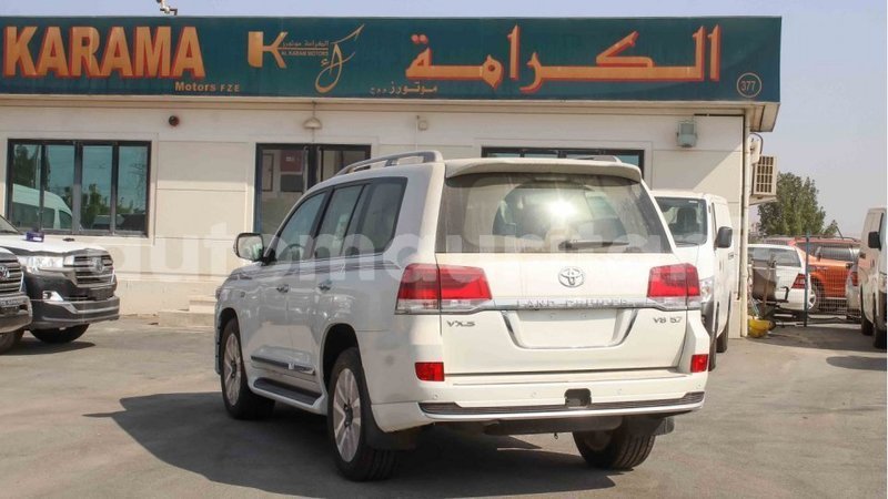 Big with watermark toyota land cruiser adrar import dubai 2361