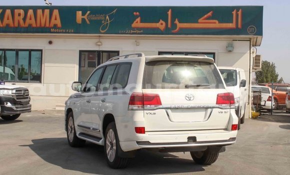Acheter Import Voiture Toyota Land Cruiser Blanc à Import - Dubai, Adrar Acheter Import Voiture Toyota Land Cruiser Blanc à Import - Dubai, Adrar