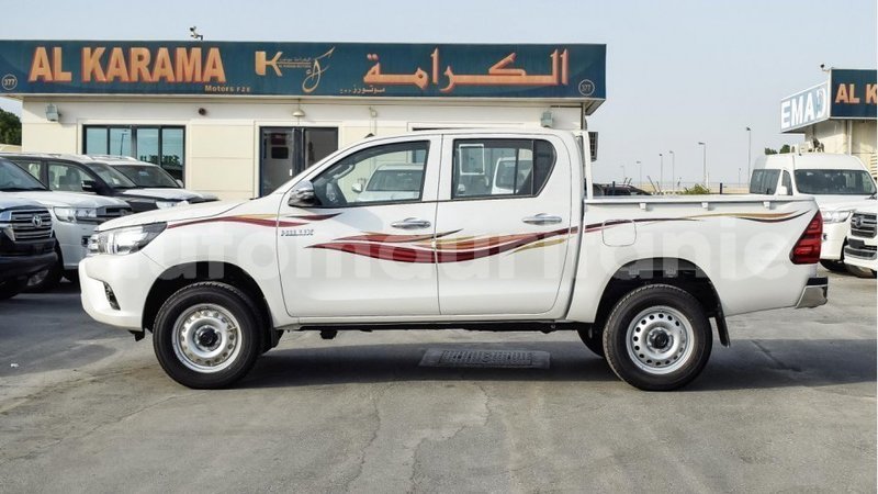 Big with watermark toyota hilux adrar import dubai 2363