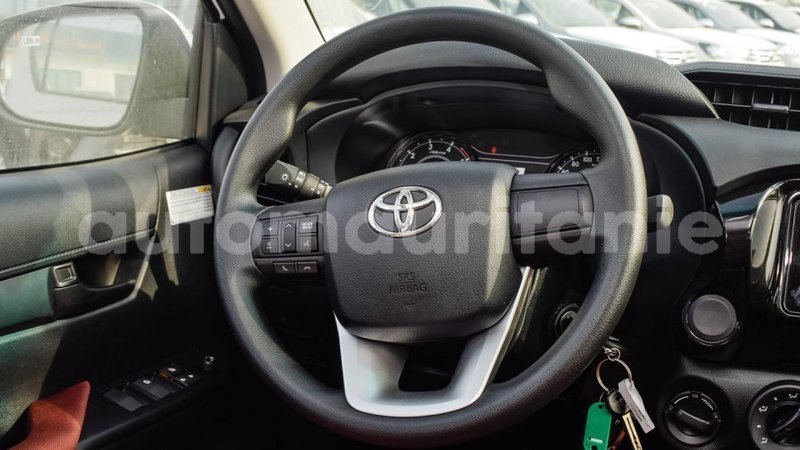 Big with watermark toyota hilux adrar import dubai 2363