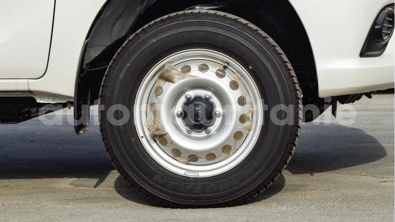 Big with watermark toyota hilux adrar import dubai 2363