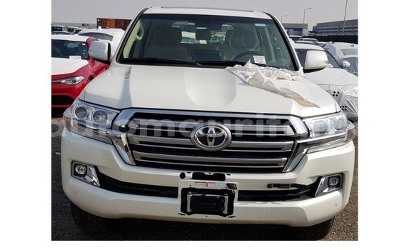Acheter Import Voiture Toyota Land Cruiser Blanc à Import - Dubai, Adrar Acheter Import Voiture Toyota Land Cruiser Blanc à Import - Dubai, Adrar