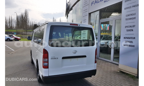 Acheter Import Voiture Toyota Hiace Blanc à Import - Dubai, Adrar Acheter Import Voiture Toyota Hiace Blanc à Import - Dubai, Adrar