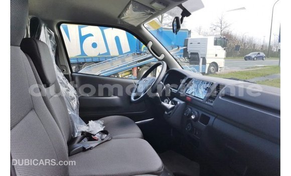 Acheter Import Voiture Toyota Hiace Blanc à Import - Dubai, Adrar Acheter Import Voiture Toyota Hiace Blanc à Import - Dubai, Adrar