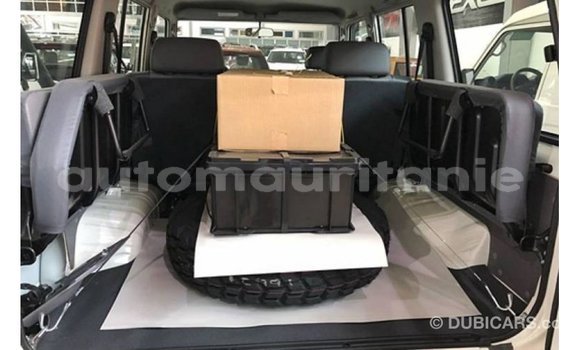 Acheter Import Voiture Toyota Land Cruiser Blanc à Import - Dubai, Adrar Acheter Import Voiture Toyota Land Cruiser Blanc à Import - Dubai, Adrar