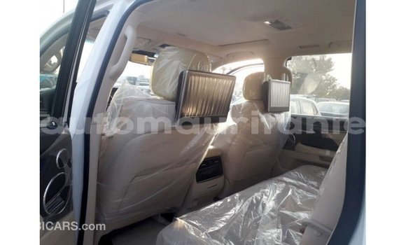Acheter Import Voiture Lexus LX Blanc à Import - Dubai, Adrar Acheter Import Voiture Lexus LX Blanc à Import - Dubai, Adrar
