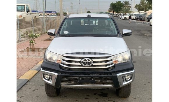 Acheter Import Voiture Toyota Hilux Noir à Import - Dubai, Adrar Acheter Import Voiture Toyota Hilux Noir à Import - Dubai, Adrar