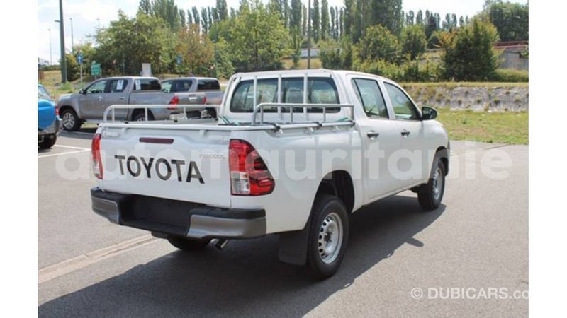 Big with watermark toyota hilux adrar import dubai 2379