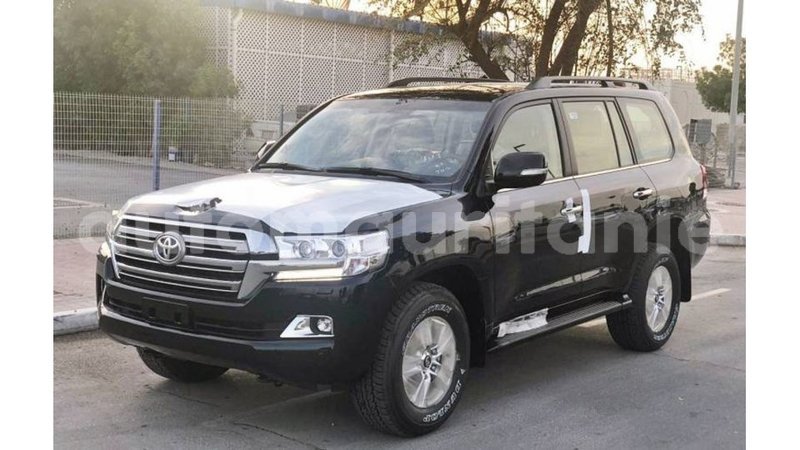 Big with watermark toyota land cruiser adrar import dubai 2381