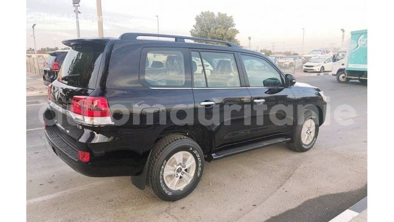 Big with watermark toyota land cruiser adrar import dubai 2381