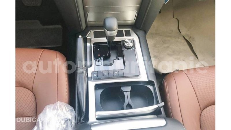 Big with watermark toyota land cruiser adrar import dubai 2381