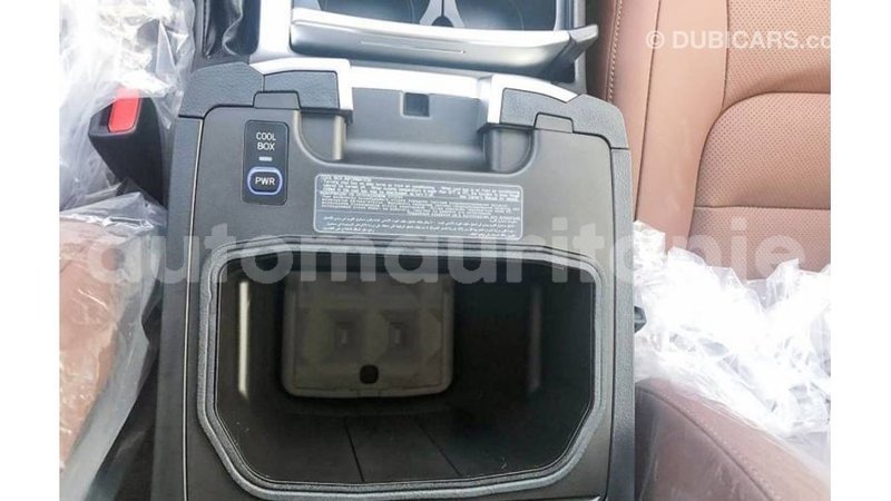 Big with watermark toyota land cruiser adrar import dubai 2381