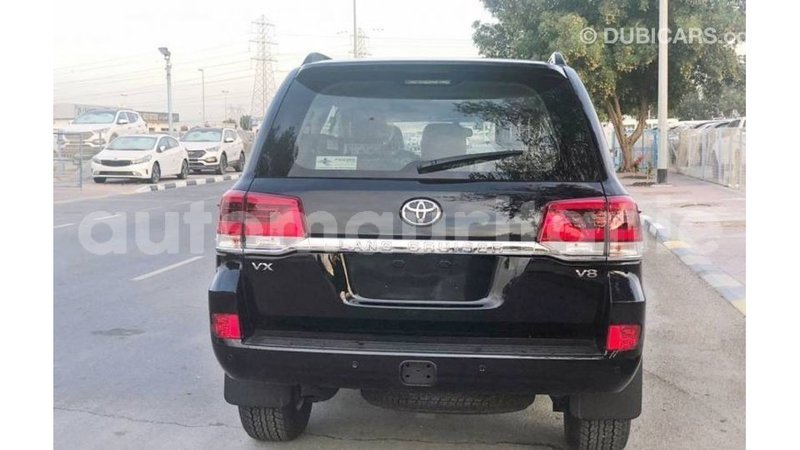Big with watermark toyota land cruiser adrar import dubai 2381