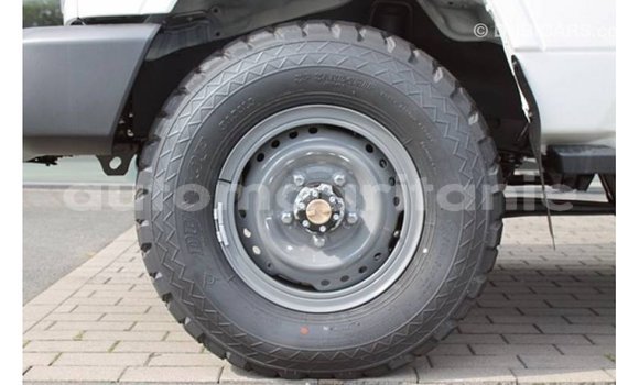 Buy Import Toyota Land Cruiser White Car in Import - Dubai in Adrar Buy Import Toyota Land Cruiser White Car in Import - Dubai in Adrar