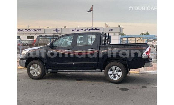 Acheter Import Voiture Toyota Hilux Noir à Import - Dubai, Adrar Acheter Import Voiture Toyota Hilux Noir à Import - Dubai, Adrar