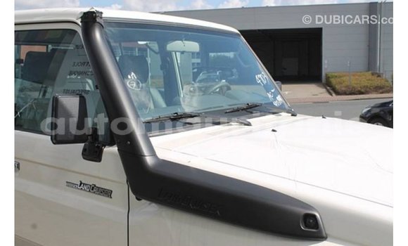Acheter Import Voiture Toyota Land Cruiser Blanc à Import - Dubai, Adrar Acheter Import Voiture Toyota Land Cruiser Blanc à Import - Dubai, Adrar