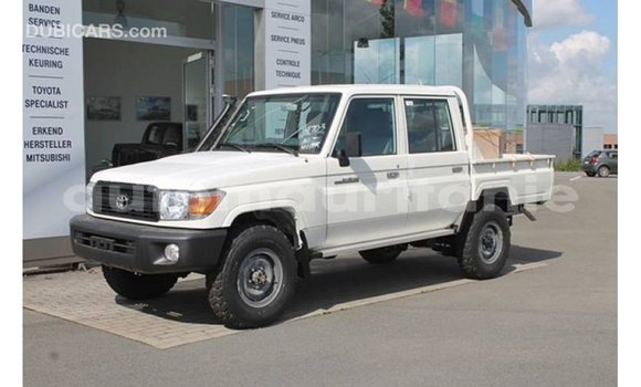 Acheter Import Voiture Toyota Land Cruiser Blanc à Import - Dubai, Adrar Acheter Import Voiture Toyota Land Cruiser Blanc à Import - Dubai, Adrar