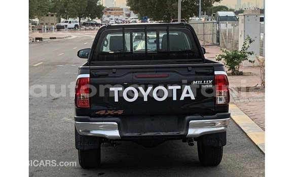 Acheter Import Voiture Toyota Hilux Noir à Import - Dubai, Adrar Acheter Import Voiture Toyota Hilux Noir à Import - Dubai, Adrar