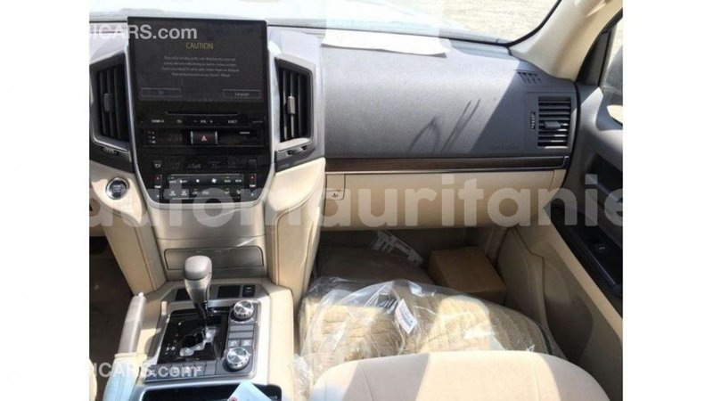 Big with watermark toyota land cruiser adrar import dubai 2408
