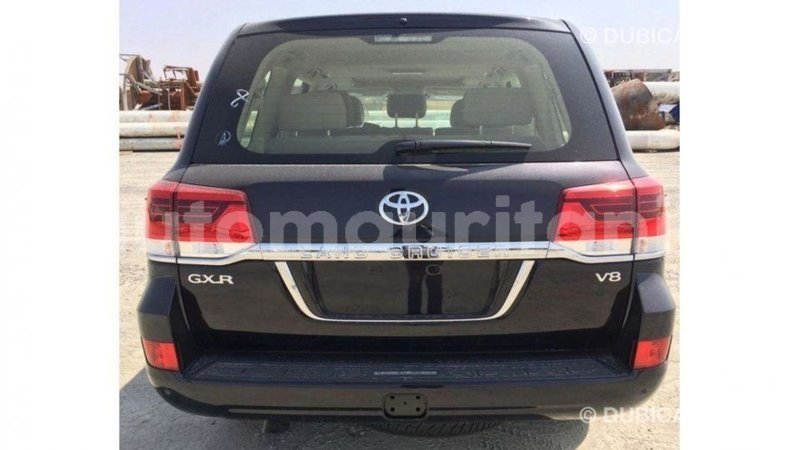 Big with watermark toyota land cruiser adrar import dubai 2408