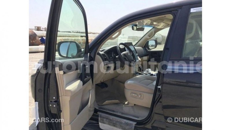 Big with watermark toyota land cruiser adrar import dubai 2408