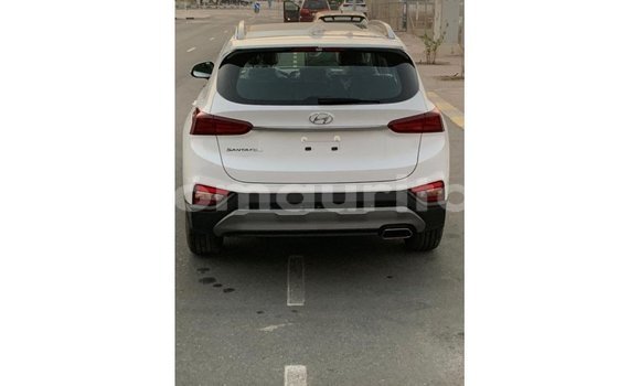 Acheter Import Voiture Hyundai Santa Fe Blanc à Import - Dubai, Adrar Acheter Import Voiture Hyundai Santa Fe Blanc à Import - Dubai, Adrar