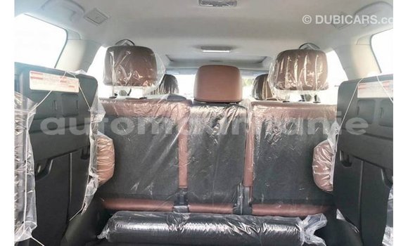 Acheter Import Voiture Toyota Land Cruiser Noir à Import - Dubai, Adrar Acheter Import Voiture Toyota Land Cruiser Noir à Import - Dubai, Adrar