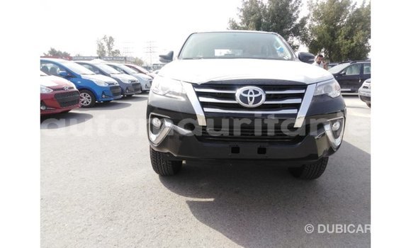 Acheter Import Voiture Toyota Fortuner Noir à Import - Dubai, Adrar Acheter Import Voiture Toyota Fortuner Noir à Import - Dubai, Adrar