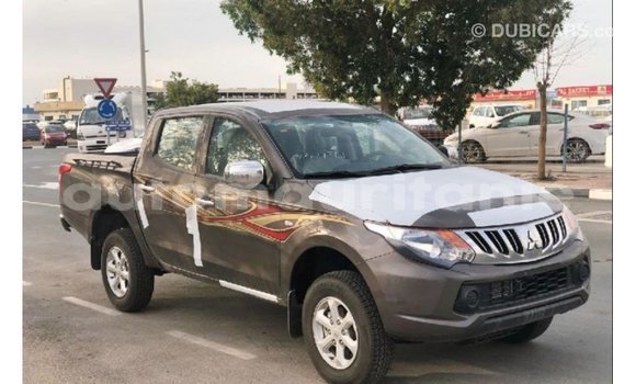 Acheter Import Voiture Mitsubishi L200 Marron à Import - Dubai, Adrar Acheter Import Voiture Mitsubishi L200 Marron à Import - Dubai, Adrar