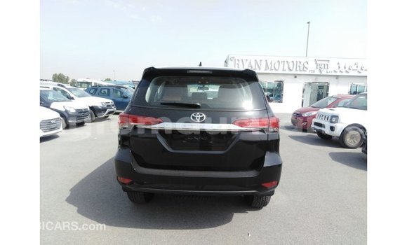 Acheter Import Voiture Toyota Fortuner Noir à Import - Dubai, Adrar Acheter Import Voiture Toyota Fortuner Noir à Import - Dubai, Adrar