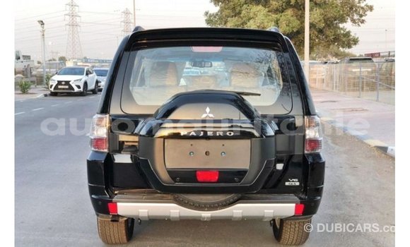 Acheter Import Voiture Mitsubishi Pajero Noir à Import - Dubai, Adrar Acheter Import Voiture Mitsubishi Pajero Noir à Import - Dubai, Adrar
